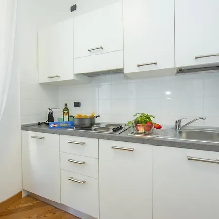 Savoia Vivaldi 0-21 Apartment Sanremo